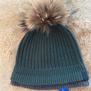Kit and Ace cashmere Knit Hat with  Fur Pom
